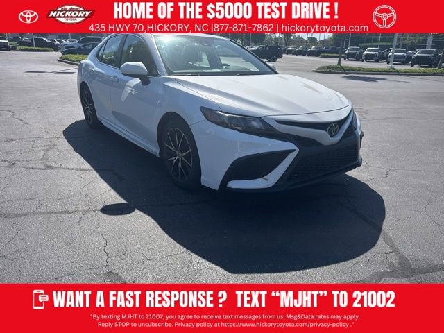 Used 2021 Toyota Camry SE FWD image 1