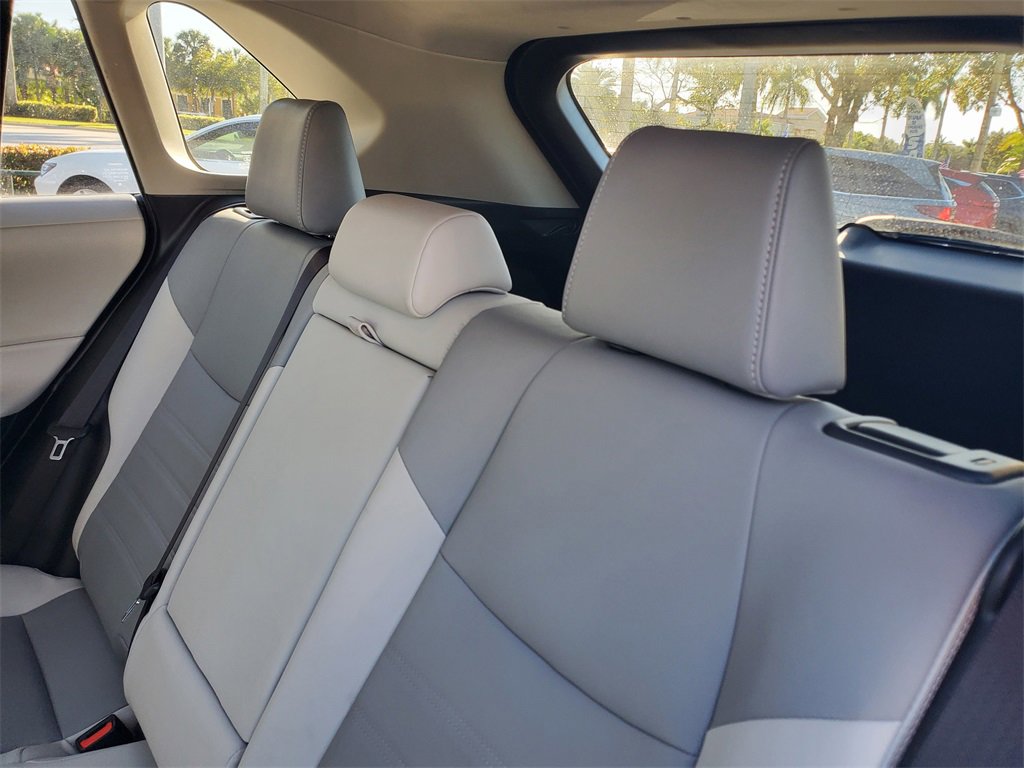 Used 2020 Toyota RAV4 XLE Premium image 12