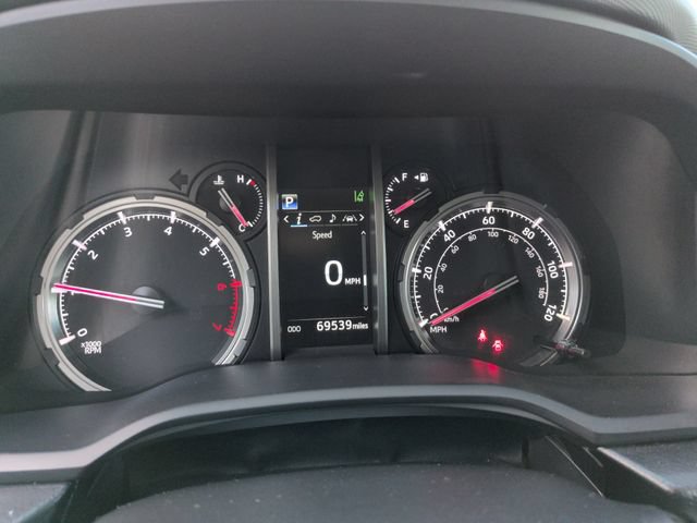 Used 2022 Toyota 4Runner TRD Off-Road AWD/4WD image 15