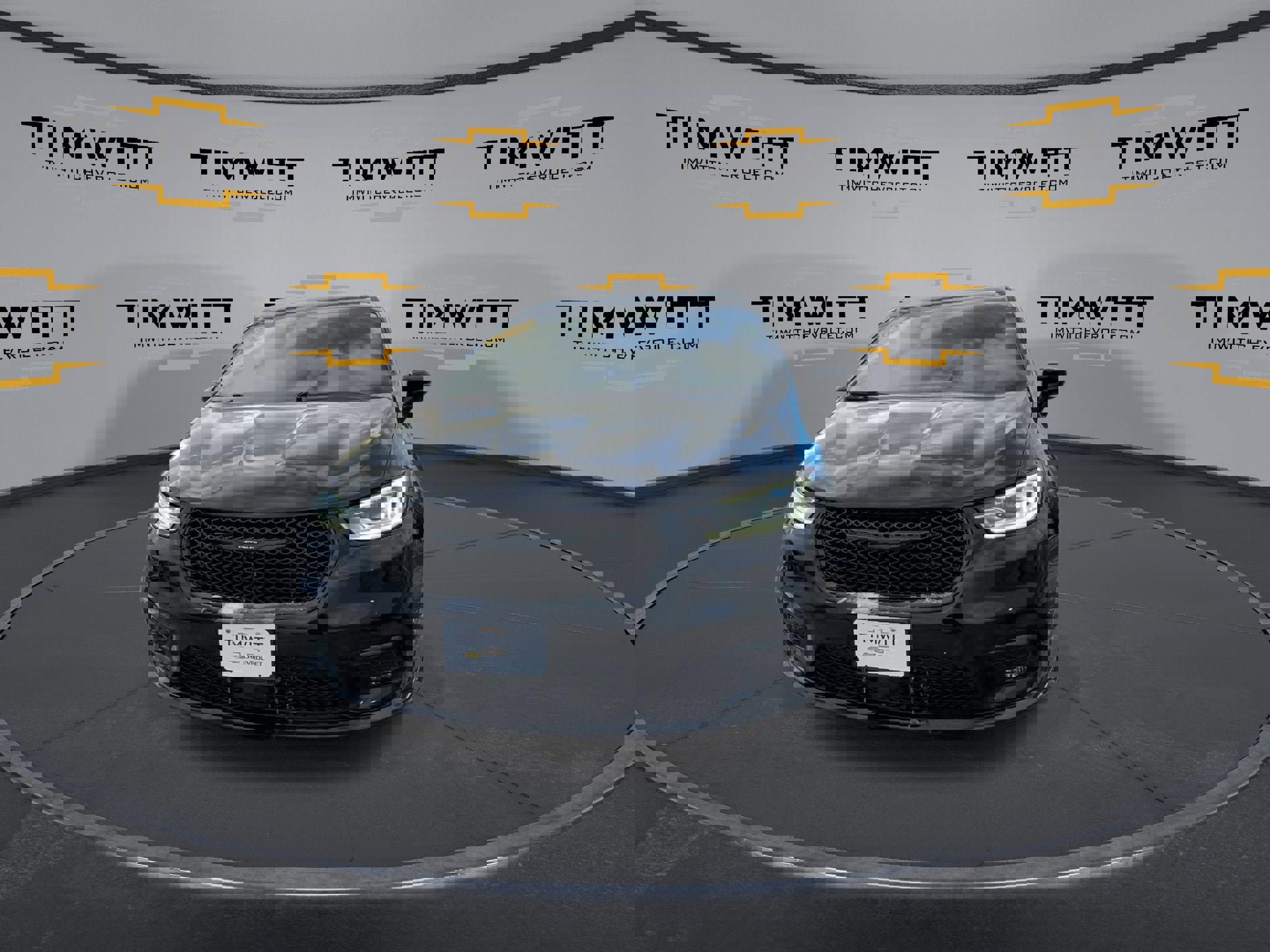 Used 2025 Chrysler Pacifica Limited image 4