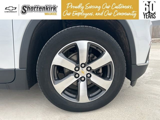 Used 2019 Chevrolet Traverse LT w/ LT Premium Package image 9