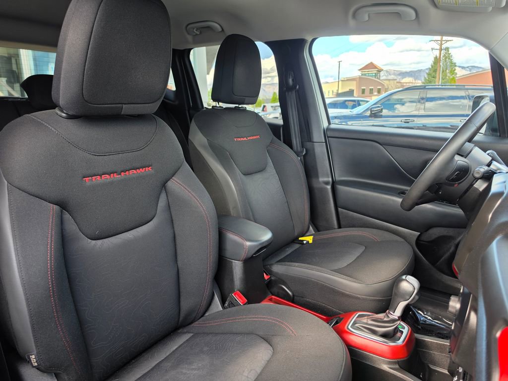 Used 2020 Jeep Renegade Trailhawk w/ Popular Equipment Group AWD/4WD image 14