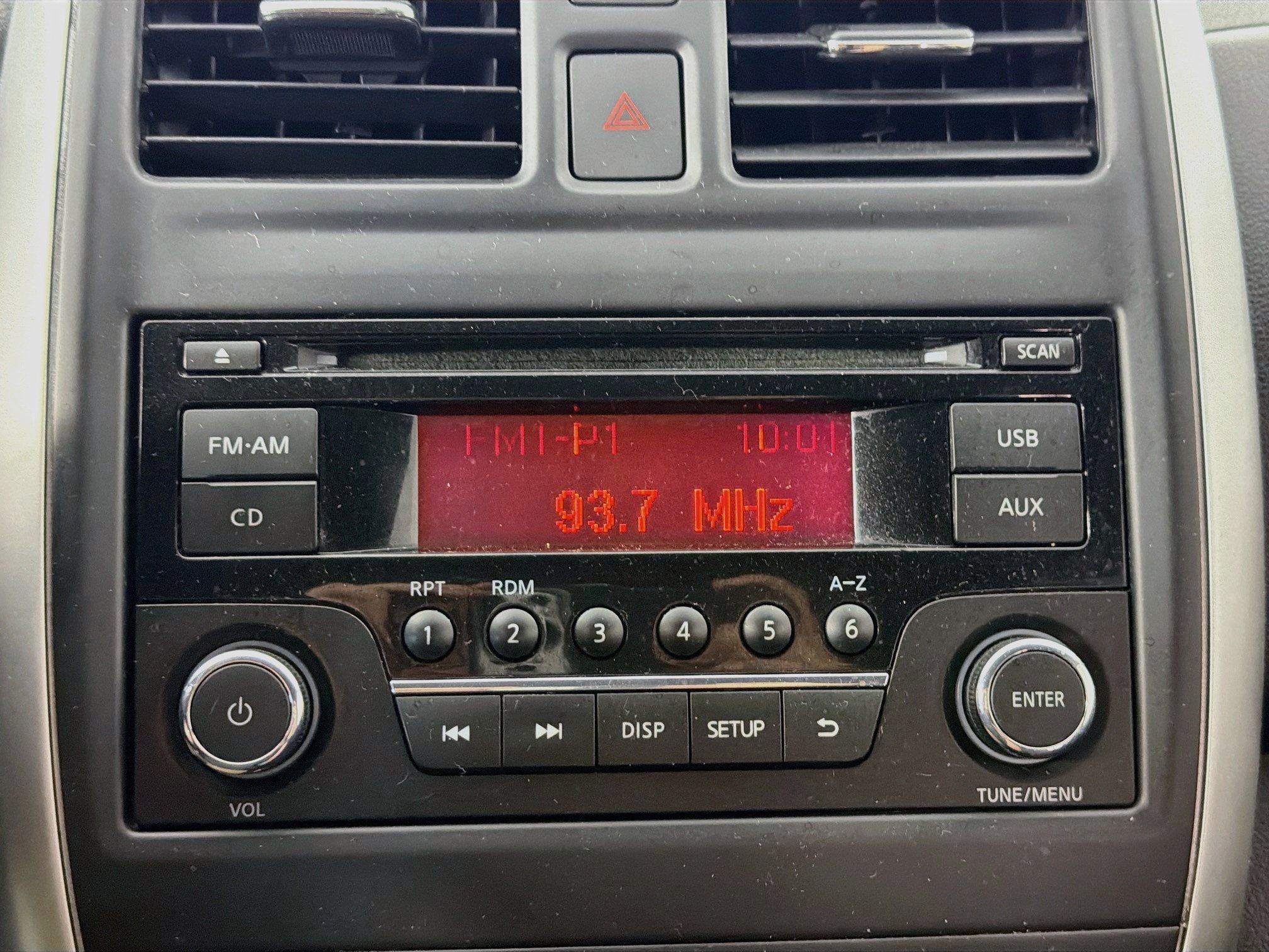 Used 2018 Nissan Versa SV FWD image 19