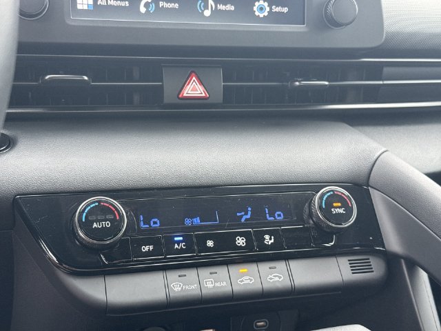 Certified 2025 Hyundai Elantra Sport FWD image 18