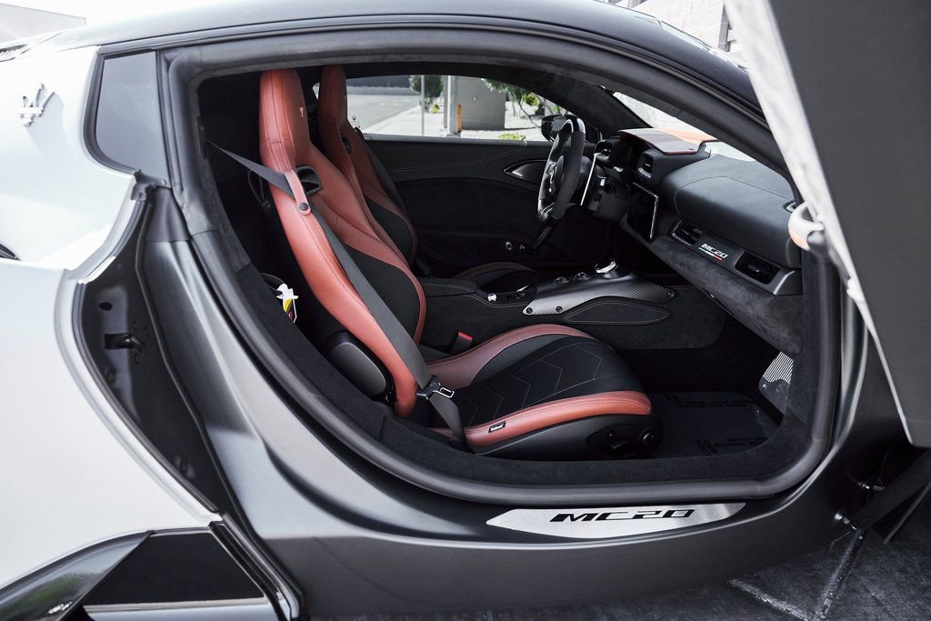 Used 2023 Maserati MC20 Coupe image 31