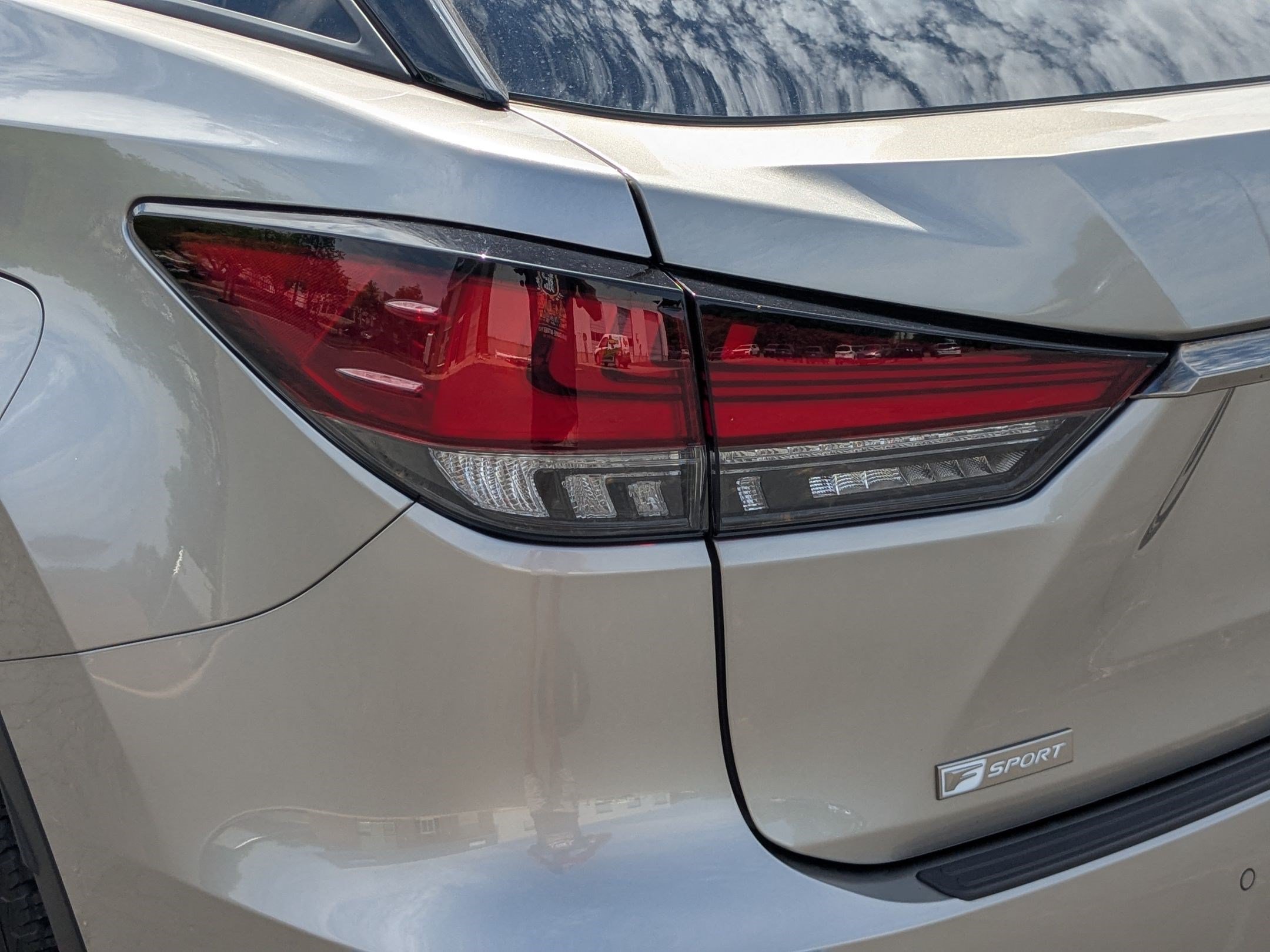 Used 2022 Lexus RX 450h F Sport w/ Cold Area Package (CT) AWD/4WD image 13