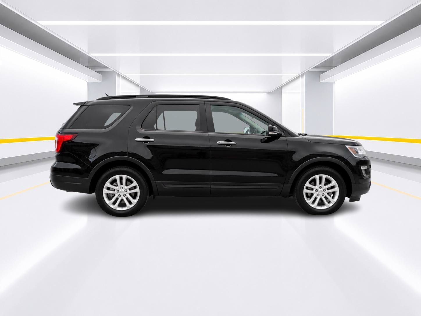 Used 2017 Ford Explorer FWD image 6