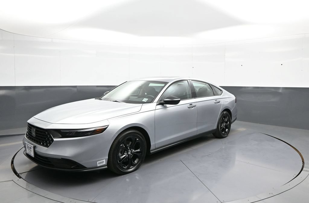 Certified 2025 Honda Accord SE image 1