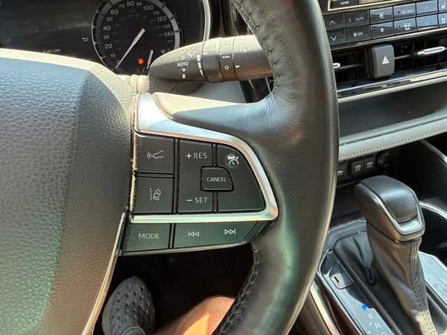 Used 2021 Toyota Highlander Platinum AWD/4WD image 25