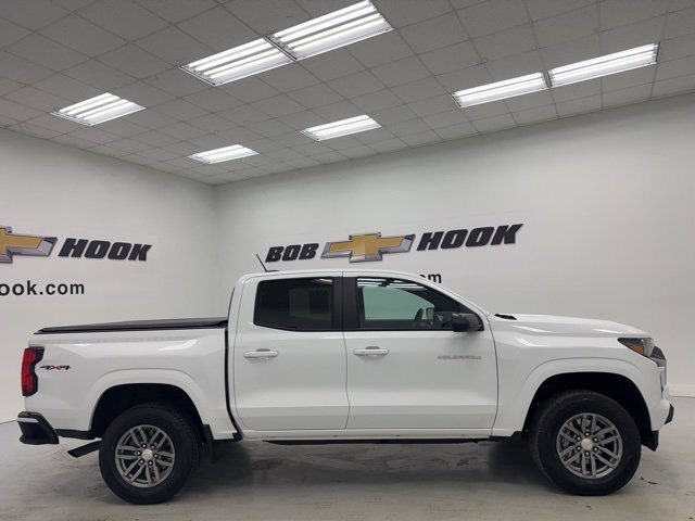 Used 2024 Chevrolet Colorado LT w/ LT Convenience Package image 4