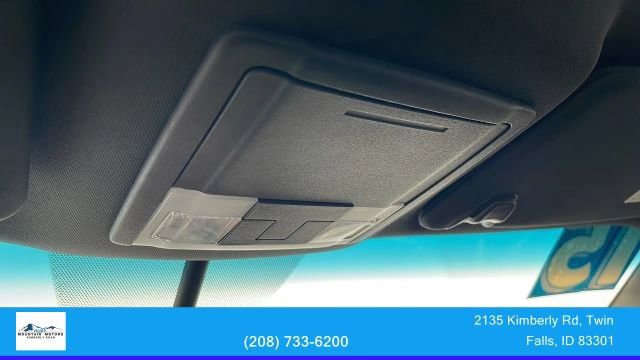 Used 2015 Ford Explorer XLT w/ Equipment Group 202B image 32