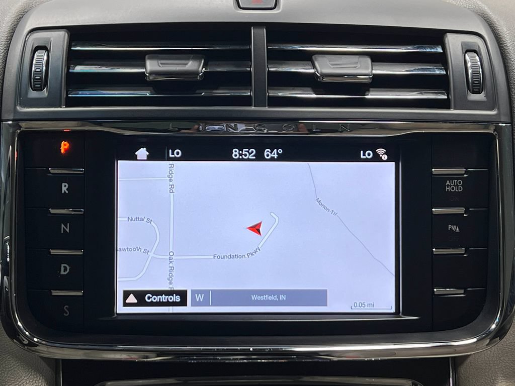 Used 2017 Lincoln Continental Select w/ Climate Package FWD image 11