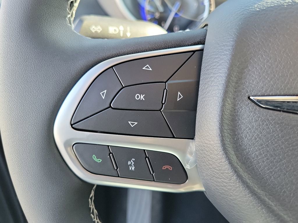 New 2025 Chrysler Voyager LX image 4