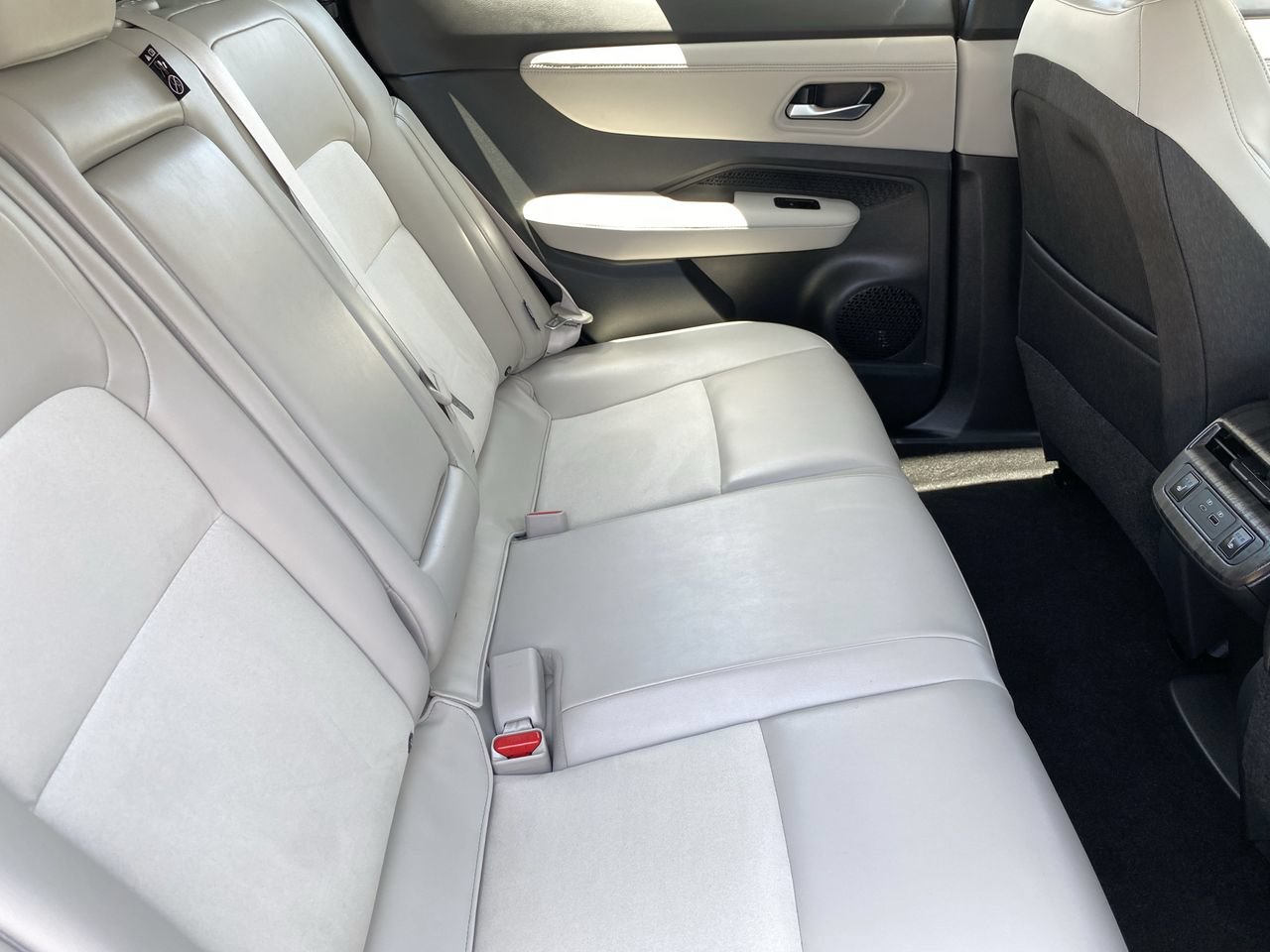 Certified 2023 Nissan Ariya FWD image 12