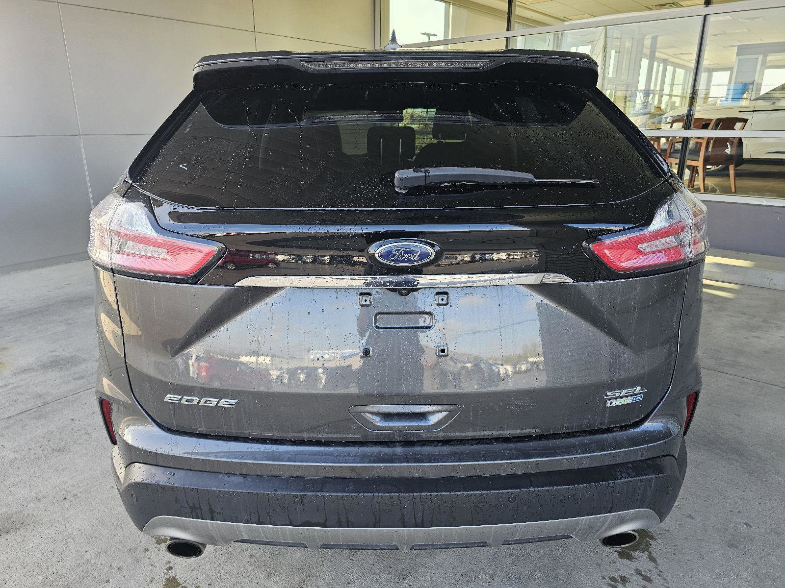 Used 2020 Ford Edge SEL w/ Convenience Package image 4