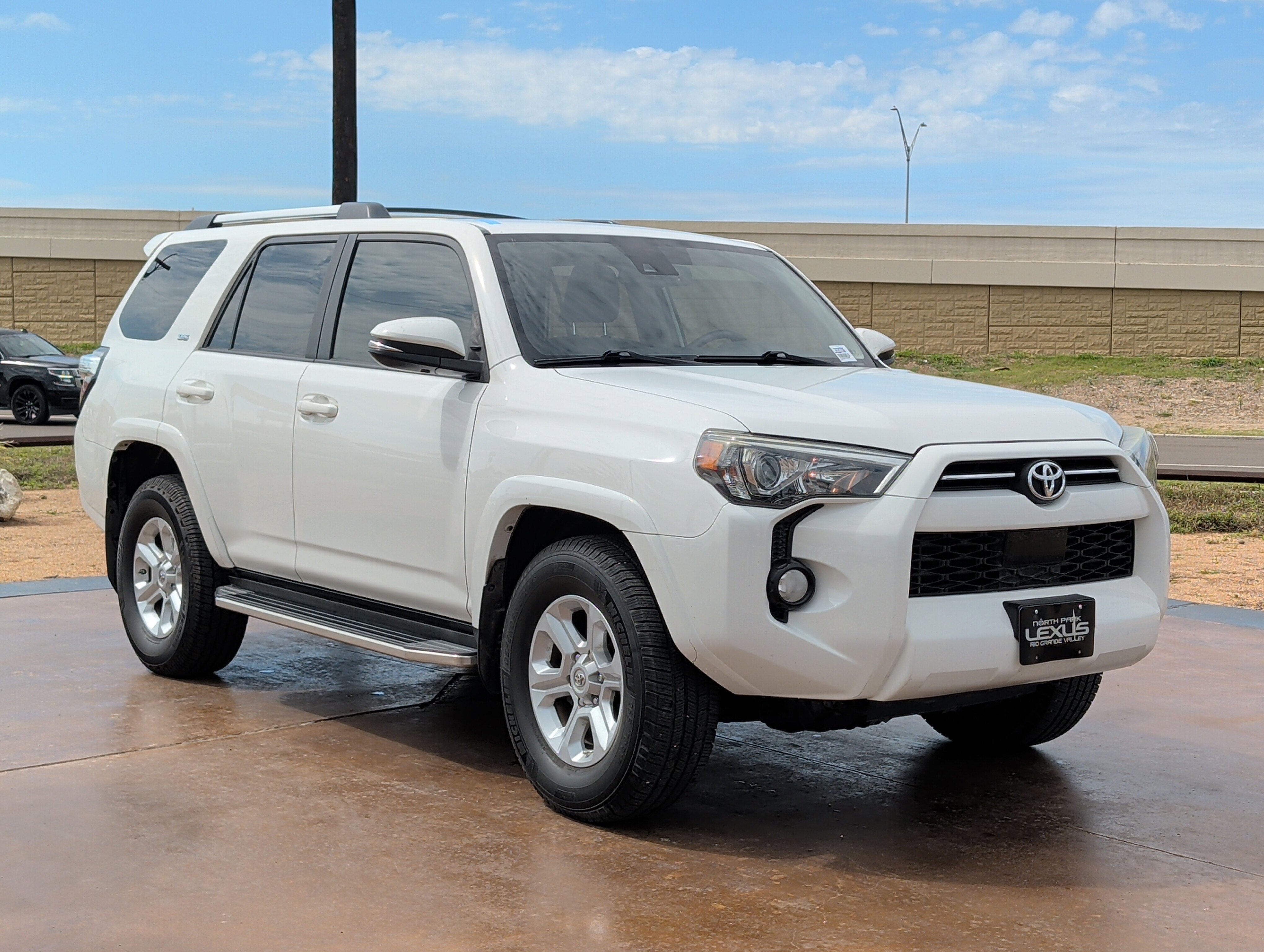 Used 2020 Toyota 4Runner SR5 Premium w/ Moonroof Package RWD image 1