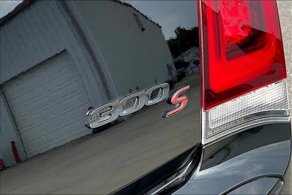 Used 2023 Chrysler 300 S w/ Comfort Group RWD image 25