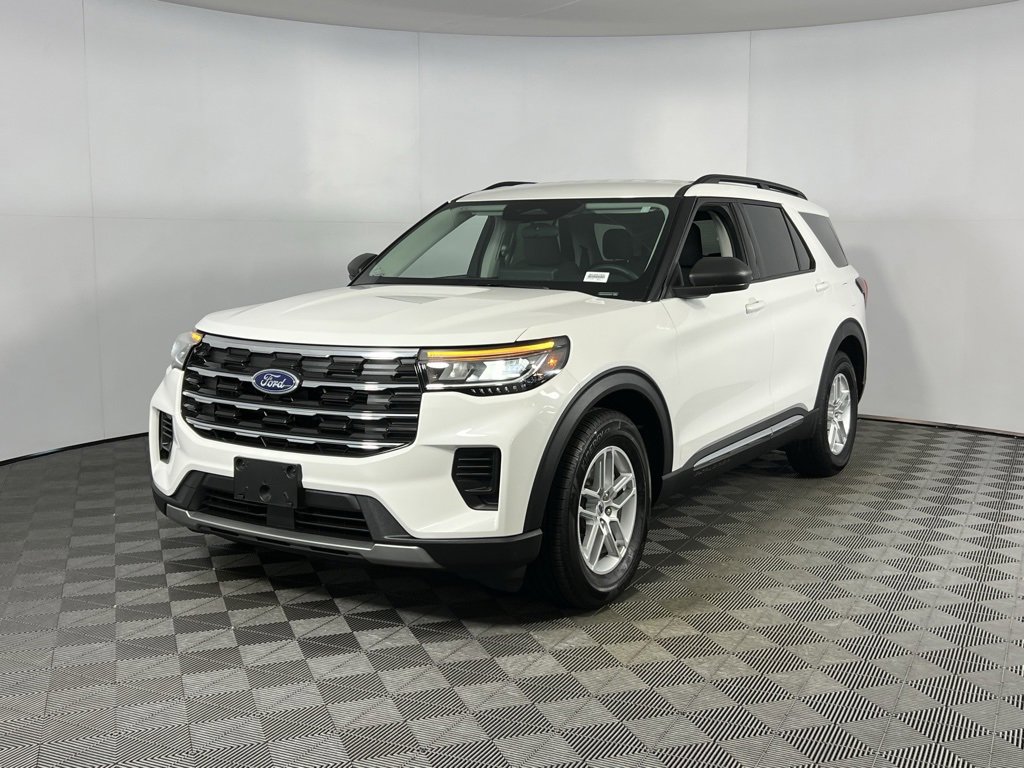 Used 2025 Ford Explorer Active image 11