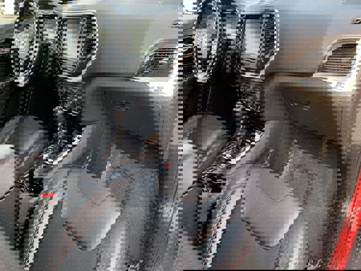 Used 2017 Jeep Cherokee Trailhawk w/ Comfort/Convenience Group image 35