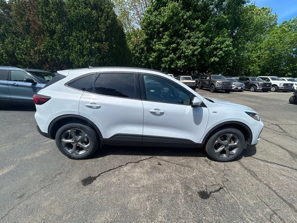 Used 2025 Ford Escape ST-Line Select AWD/4WD image 8