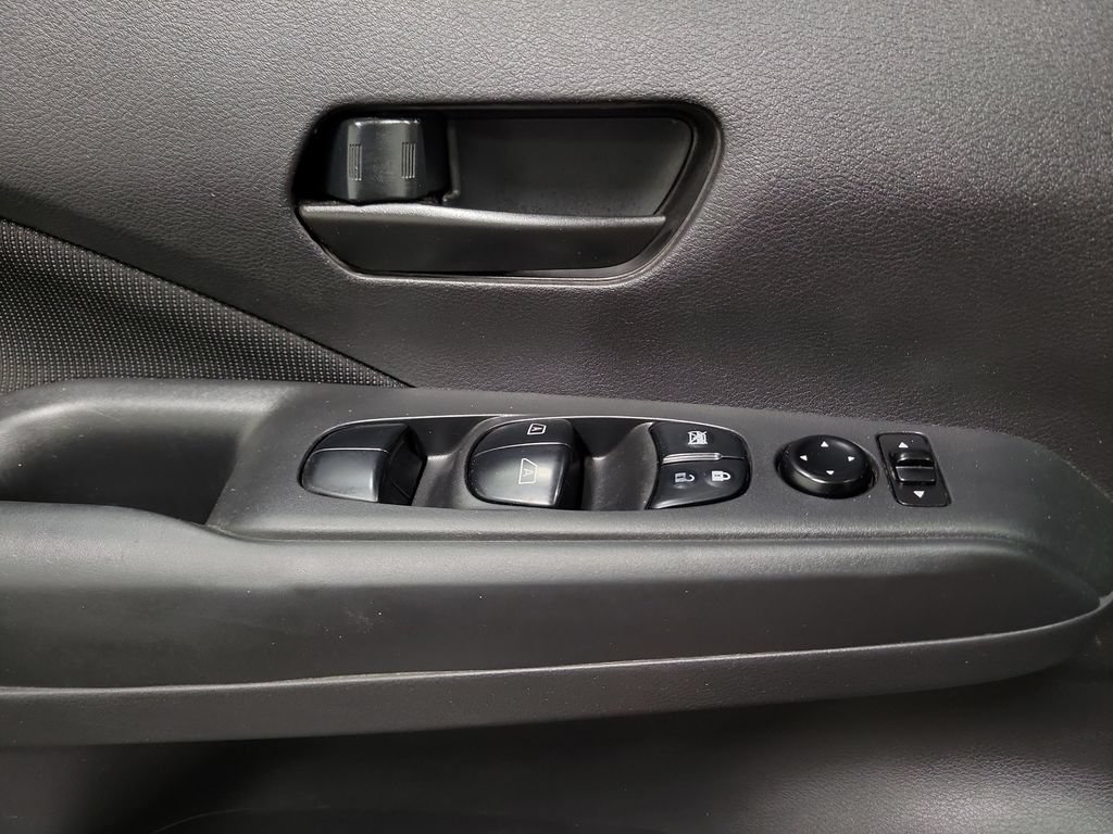 Used 2022 Nissan Kicks S FWD image 18