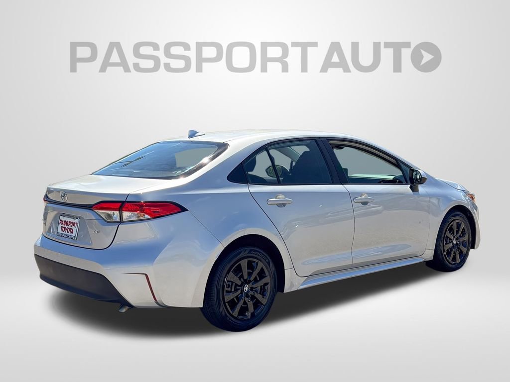 Used 2025 Toyota Corolla LE FWD image 8