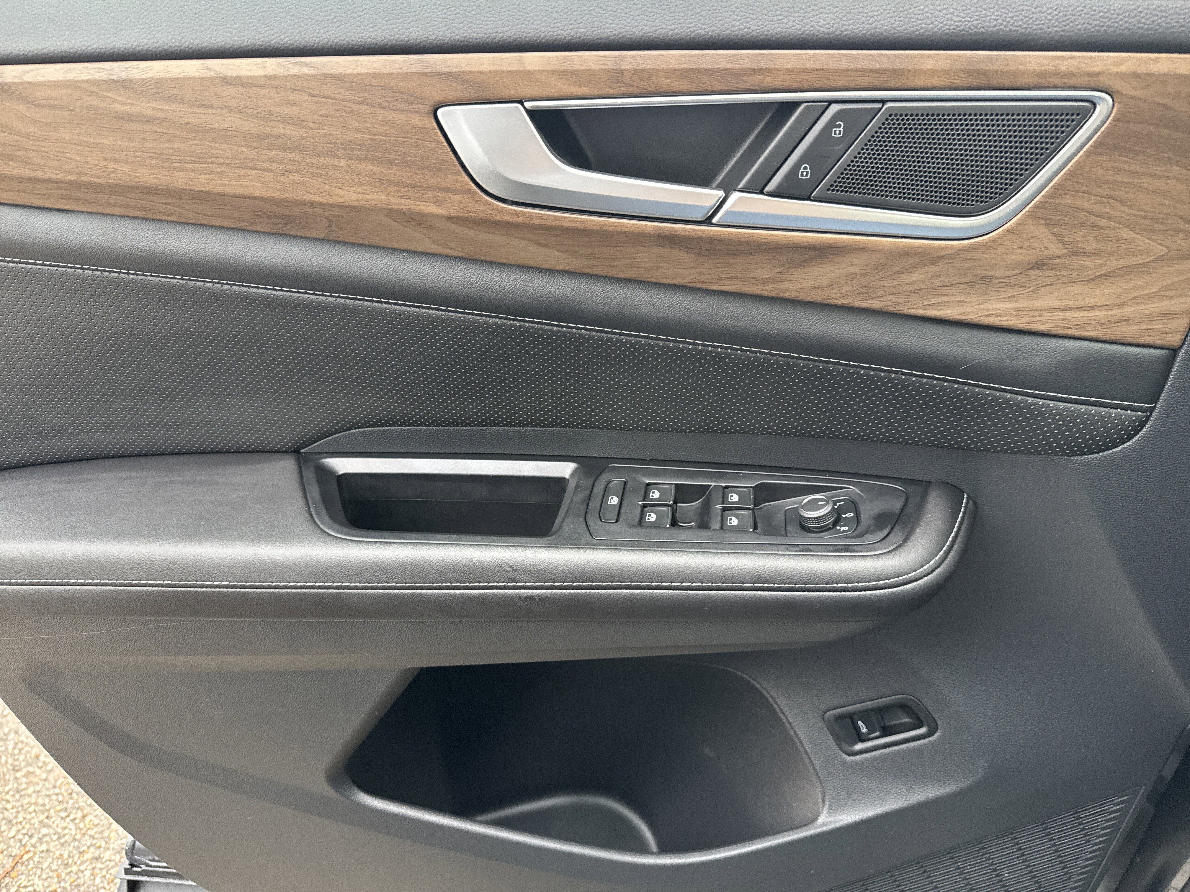 Certified 2024 Volkswagen Atlas SE w/ Panoramic Sunroof Package image 9