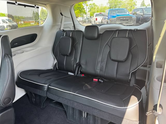 Certified 2023 Chrysler Pacifica Limited w/ Trailer Tow Group AWD/4WD image 21