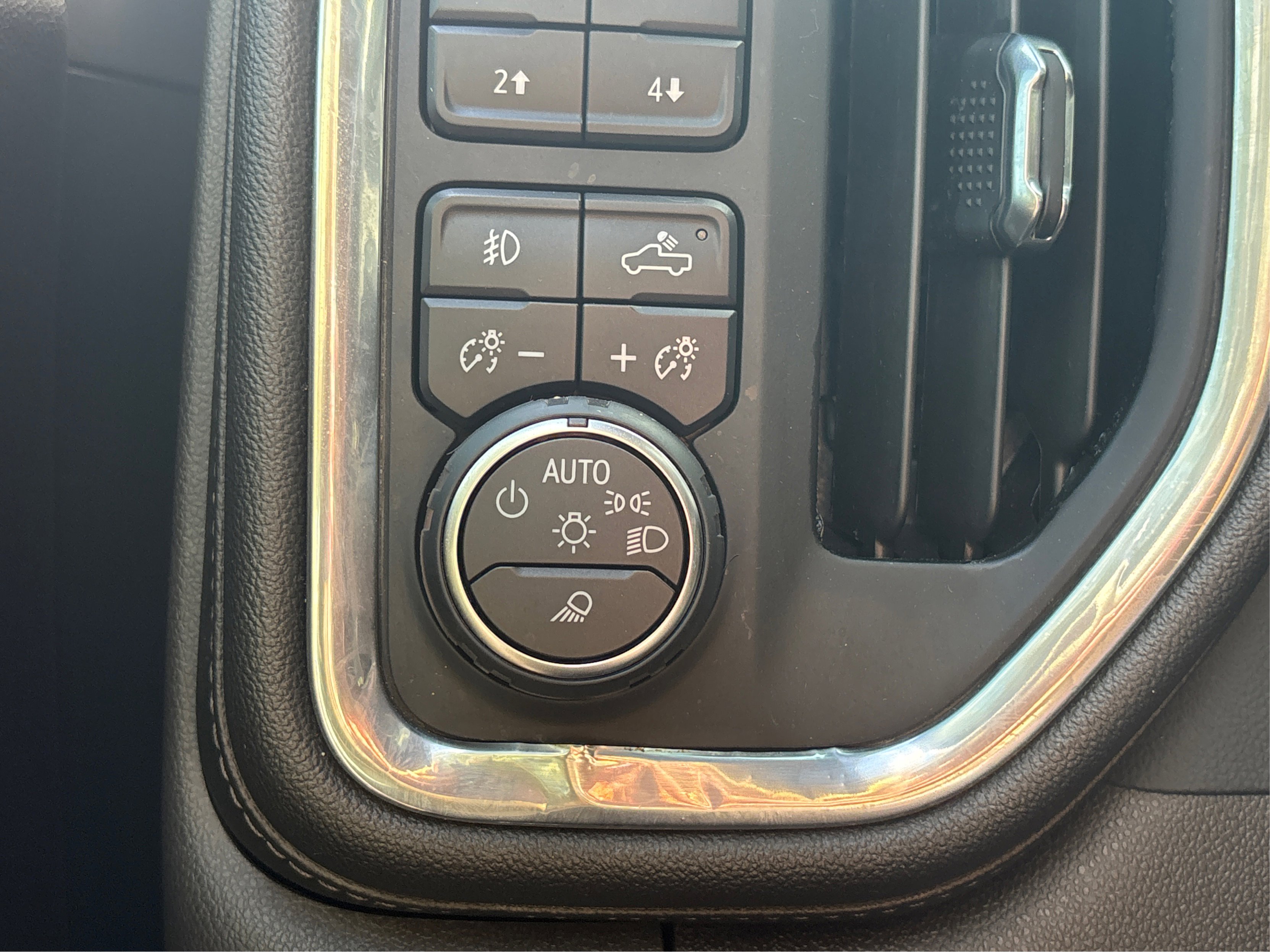 Used 2022 Chevrolet Silverado 1500 LT Trail Boss w/ LT Trail Boss Premium Package image 22