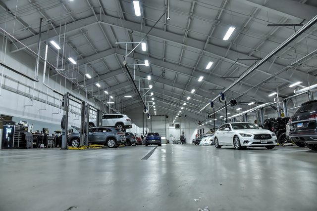 Certified 2025 Volkswagen Taos S image 27