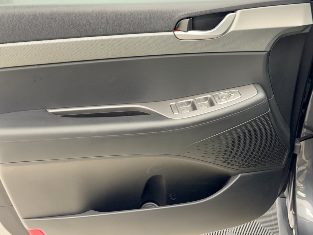 Used 2025 Hyundai Palisade SEL FWD image 14