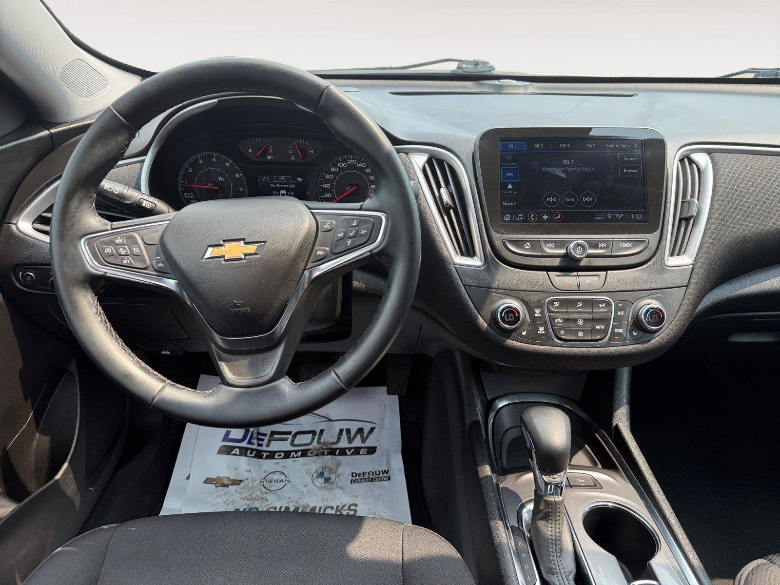 Used 2024 Chevrolet Malibu LT w/ Sport Edition FWD image 13