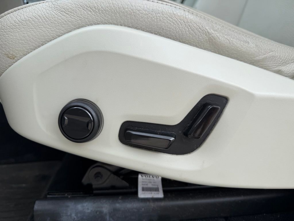 Used 2023 Volvo XC90 B6 Plus w/ Protection Package Premier image 10