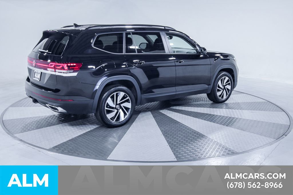 Used 2025 Volkswagen Atlas SE image 11