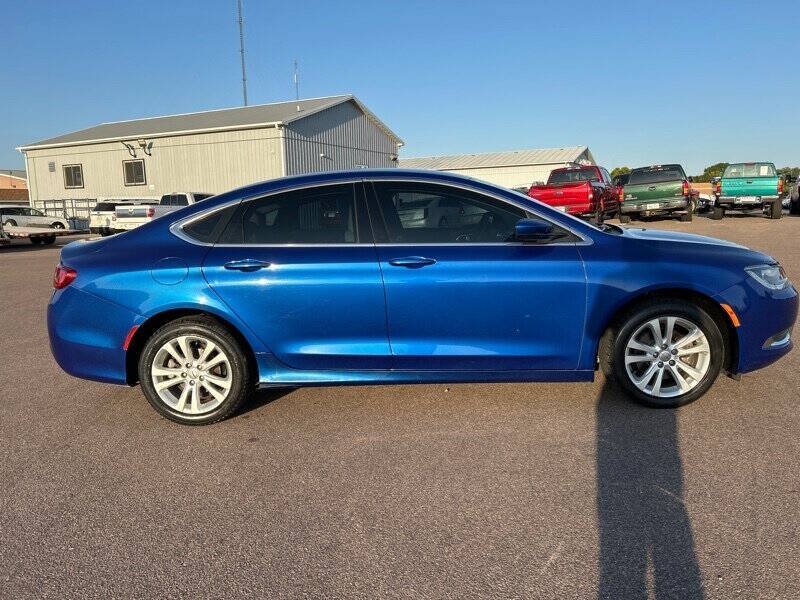 Used 2016 Chrysler 200 Limited FWD image 6