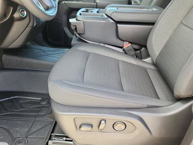New 2026 Chevrolet Silverado 1500 Custom w/ LPO, Dark Essentials Package image 8