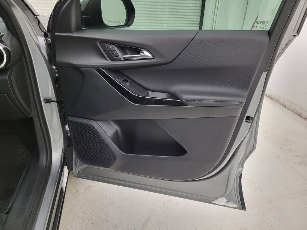 New 2026 Chevrolet Equinox LT w/ LPO, Floor Liner Package image 31