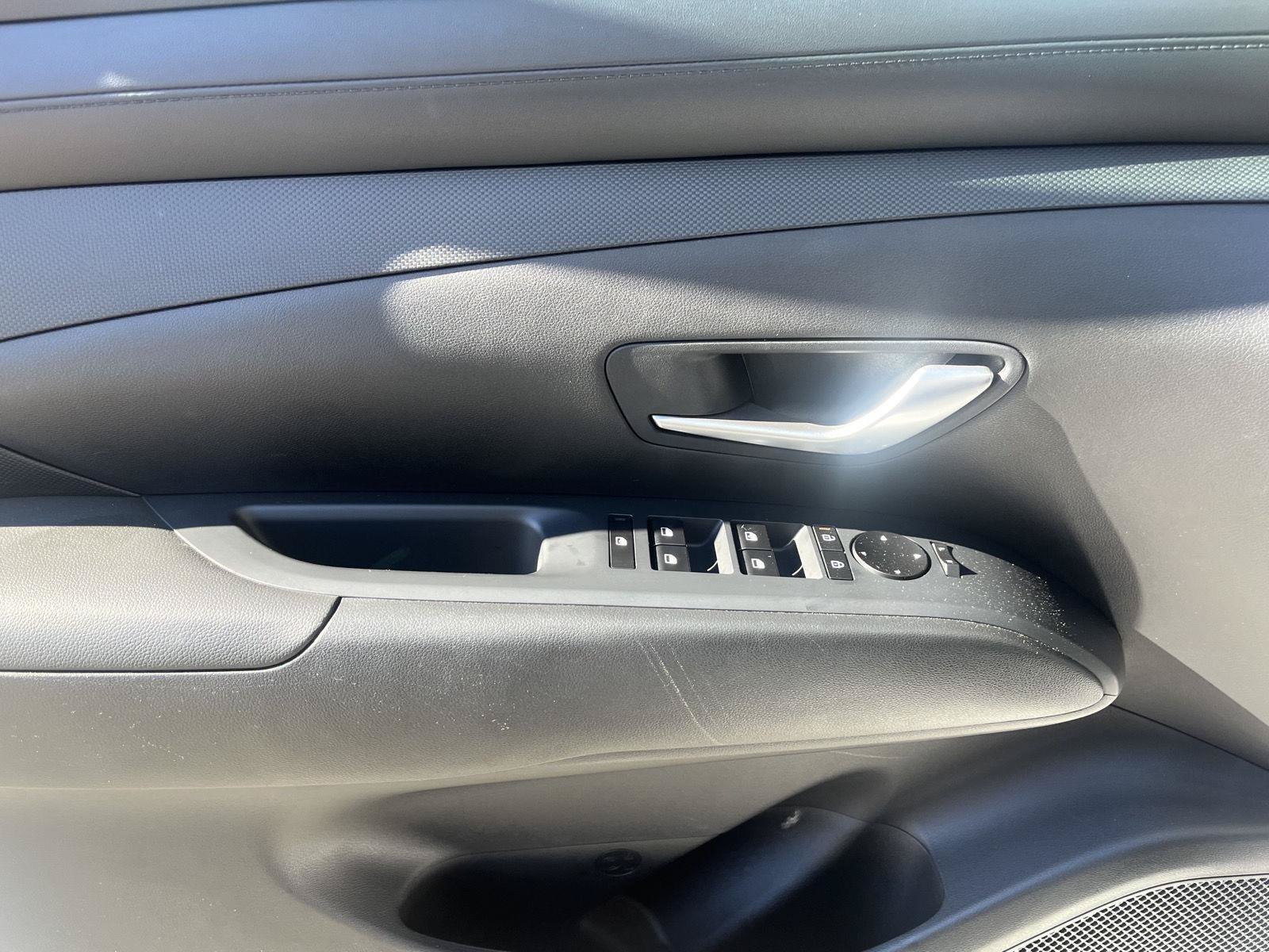 Used 2025 Hyundai Tucson SE AWD/4WD image 20