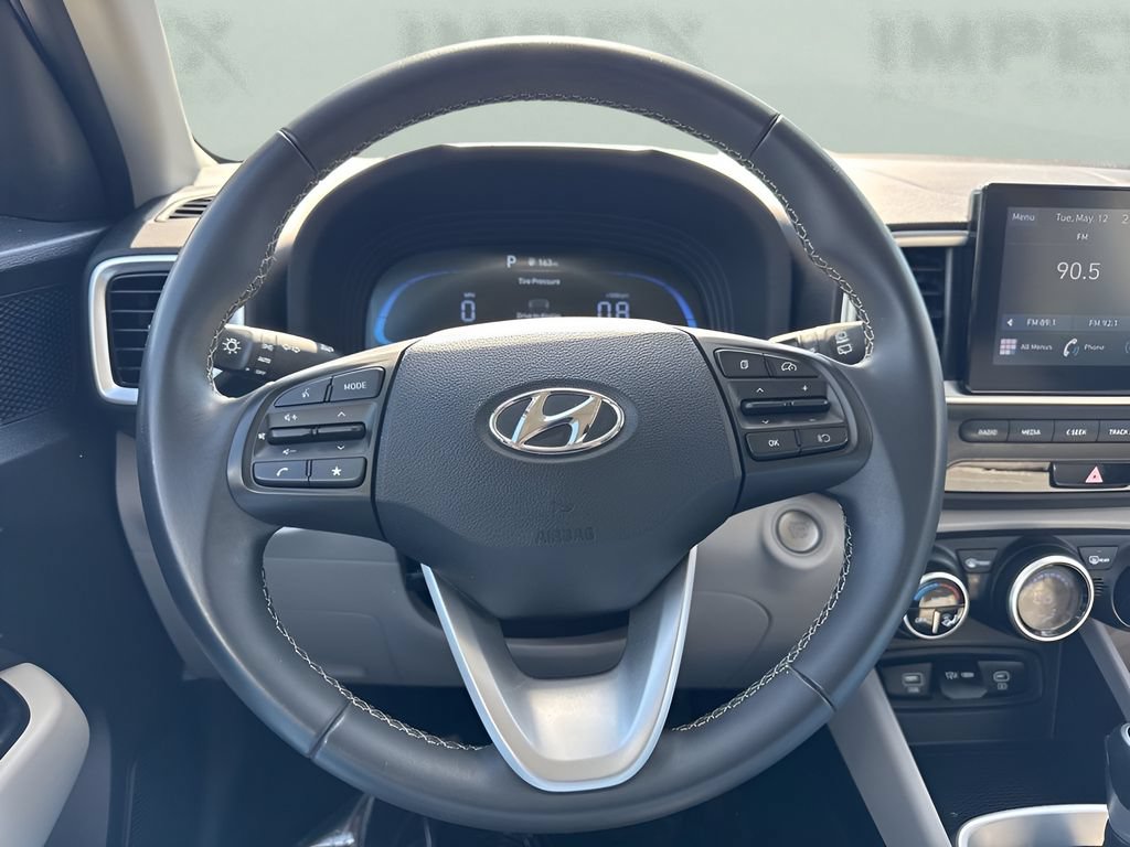 Used 2025 Hyundai Venue SEL FWD image 13