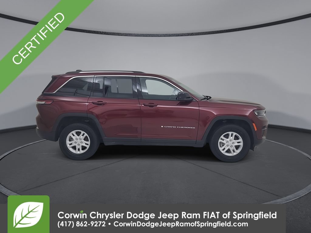 Used 2023 Jeep Grand Cherokee Laredo w/ Luxury Tech Group I AWD/4WD image 17