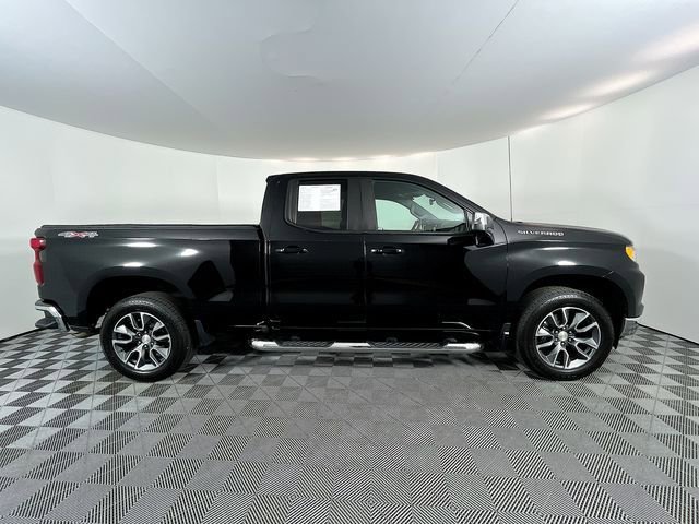 Used 2023 Chevrolet Silverado 1500 LT image 12