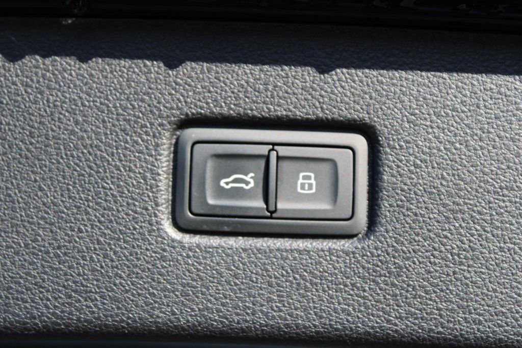 Used 2020 Audi Q7 3.0T Premium Plus image 36