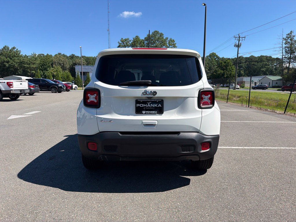 Used 2023 Jeep Renegade Latitude AWD/4WD image 6