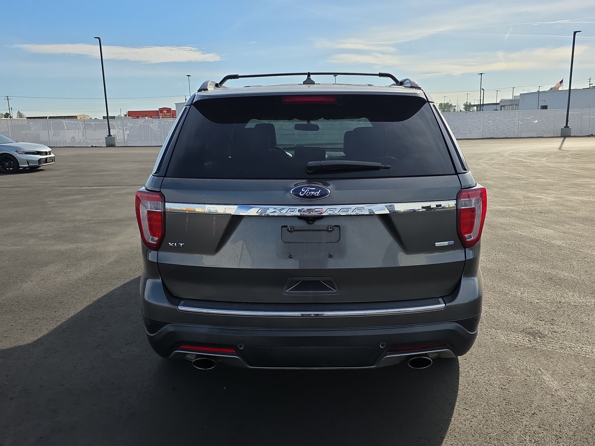 Used 2018 Ford Explorer XLT w/ Equipment Group 202A AWD/4WD image 7