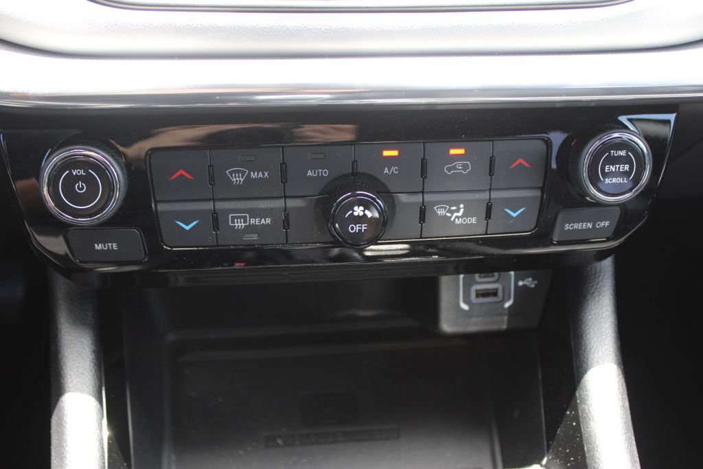 Used 2023 Jeep Compass Limited w/ Elite Group AWD/4WD image 21