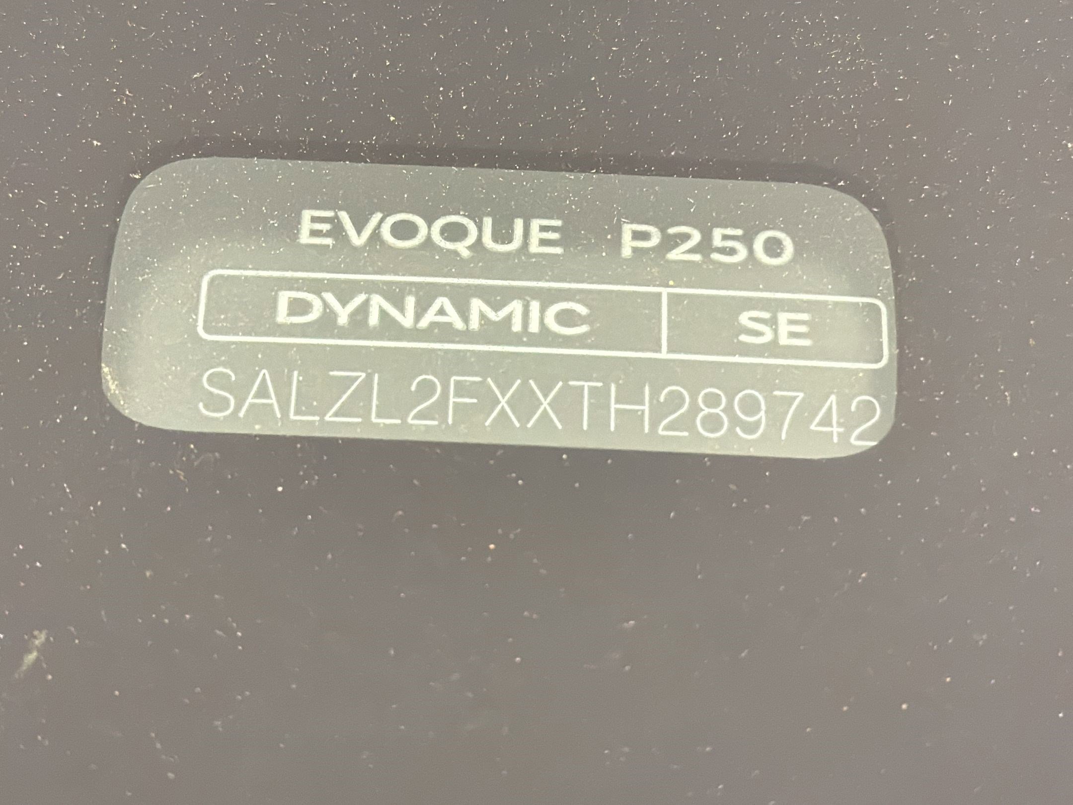 Certified 2026 Land Rover Range Rover Evoque Dynamic SE AWD/4WD image 18