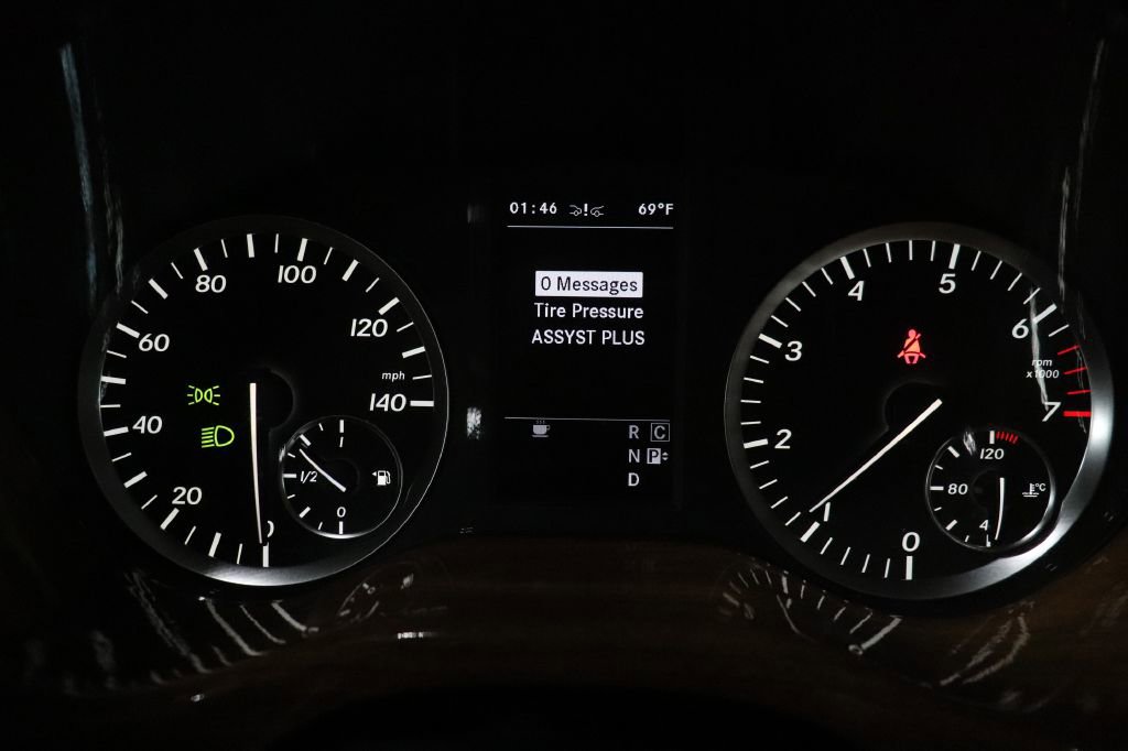 Used 2018 Mercedes-Benz Metris Passenger image 17