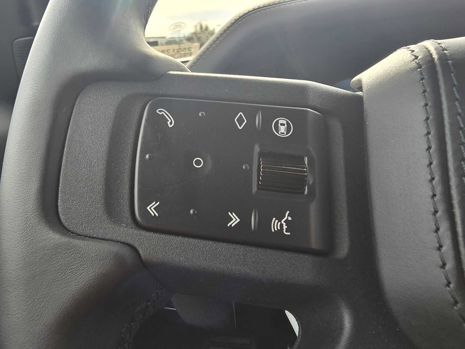New 2026 Land Rover Defender 110 OCTA AWD/4WD image 32