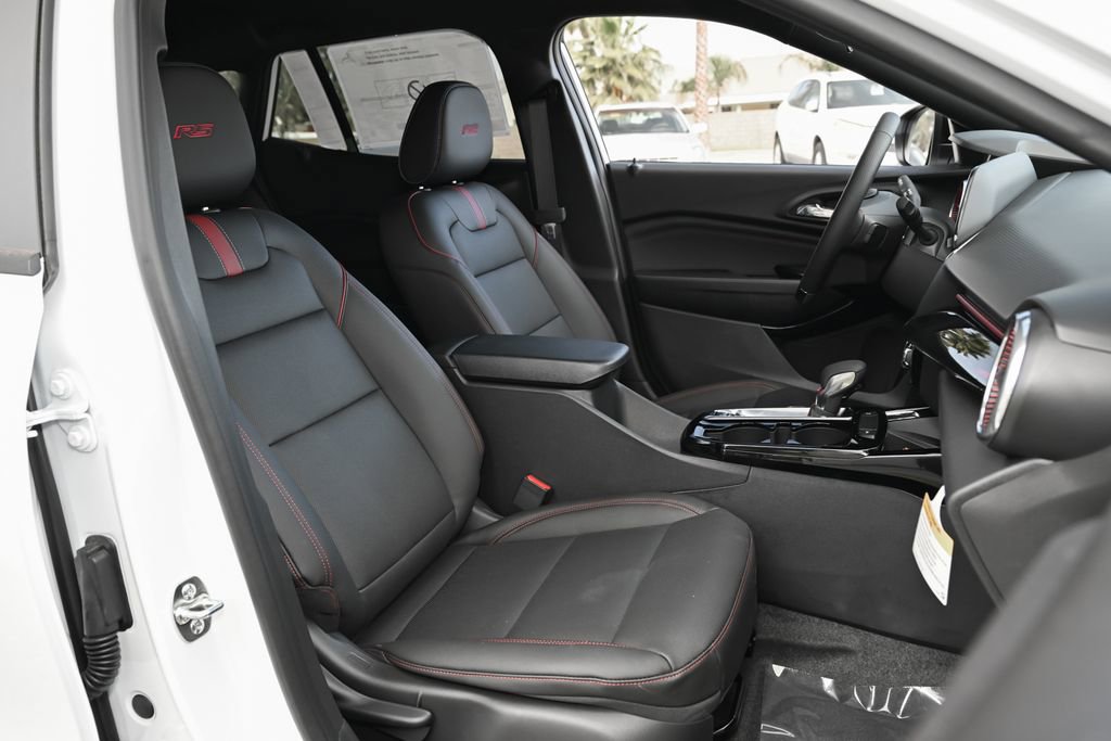 New 2026 Chevrolet Trax RS w/ Sunroof Package FWD image 35