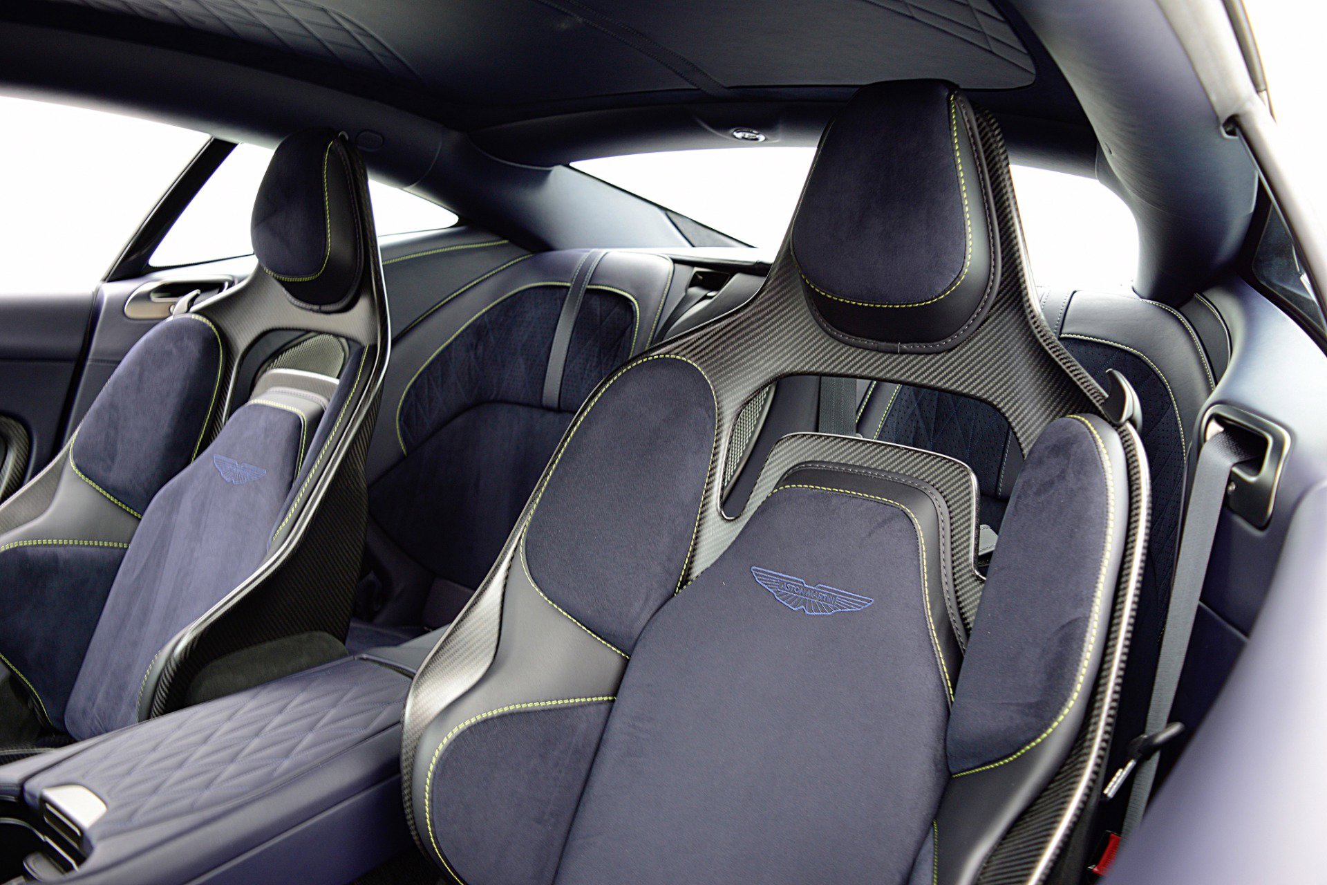 Used 2024 Aston Martin DB12 Coupe image 27